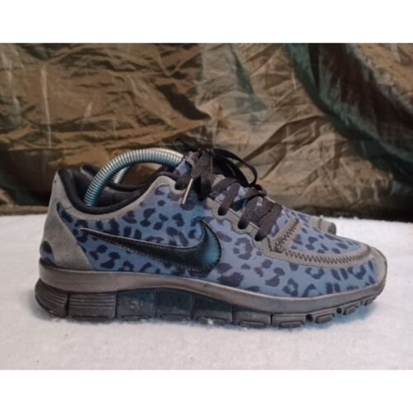 Nike 5.0 V4 Leopard Running Shoes Purple Gray Black 511281-013 Women US 6.5 USED - Picture 3 of 9